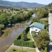 Art Room & Apartment Riverside, ξενοδοχείο σε Ogulin