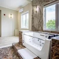 QW Hotels And Suites, hótel í Trenton