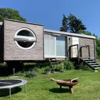 Zirkuswagen auf Rädern, Tinyhouse, Tinyhaus, auf grüner Wiese, ländlich, nahe Hamburg, Natur: Hammah şehrinde bir otel