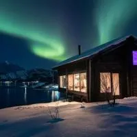 Sommarbukt Tind - Luxury Fjord Lodge near Tromsø – hotel w mieście Tromsø