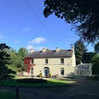 Larchmount House B&B، فندق في ديري لندنديري