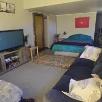 Beach Rustic & Affordable, self catered semi detached, hotel v destinaci Te Horo