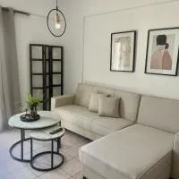 Apartment with roof garden، فندق في Thérissos