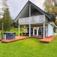 Namelis ant ežero kranto "Elingas", hotel a Tytuvėnai