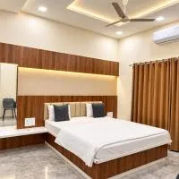 Hotel Keshar Palace Shani Shingnapur، فندق في Sonai