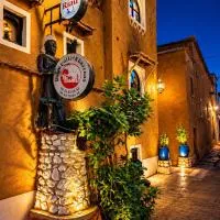Riad Des Vieilles Charrues, Hotel in Boumalne