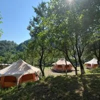 Alunis GLAMPING, hôtel à Aluniş