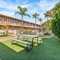 Quality Hotel Melbourne Airport, хотел в Мелбърн