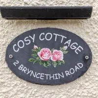 Cosy Cottage in Garnant, hotel en Garnant
