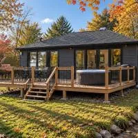 2-bedroom Lake Front Cottage in Harwood ON #4, hôtel à Harwood