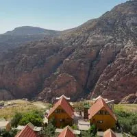 Dana luxury huts-Eco lodge – hotel w mieście Dana