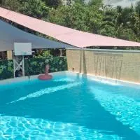 A Touch of Pink - Secret Tropical Retreat with Pool & Mountain Views - Underground River, Fireflies & Waterfalls, hotel v destinácii Puerto Princesa