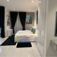 Al Jannat Heights Executive 1BR, hotell i Lahore