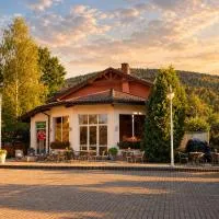 Hotel Krak, hotelli kohteessa Myślenice