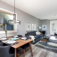 Beautiful 2 bedroom town home in Sunrise Ridge: Parksville şehrinde bir otel