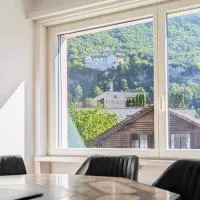 Vaduz City Center Apartment with balcony and parking spaces, hotel din Vaduz