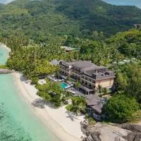 DoubleTree by Hilton Seychelles Allamanda Resort & Spa, hotel i Takamaka
