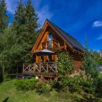 Janosik Premium - ogrodzony domek z kominkiem na wyłączność, w ogrodzie pełnym zieleni, w spokojnej okolicy, blisko atrakcji Podhala, hotel in Łopuszna