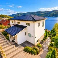 Bergen sunrise Apartment - self check in - Free Parking, hotel Bergenben