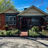 Executive Cottage, Luxe 1930s Stay in the Heart, hotel v destinaci Albury