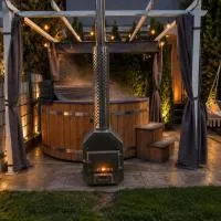 FLAUTA Całoroczne domki z prywatną balią, sauną i jacuzzi, hotel Sianozetyben