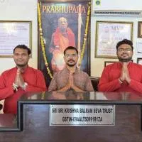 MVT Guesthouse & Restaurant, hotel di Vrindavan