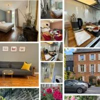 Villa Vermillon Boutique Apartments, Refined 1- & 2-Bedroom Apartments & Studio, Newly Renovated, Fully Equipped, Premium Bedding, City Centre, Train Station, Private Parking, Set in a Historic Hôtel Particulier, hotel ad Amiens