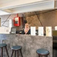 Swing & Pillows - Golden Roof Hotel Seri Iskandar, Ipoh、セリ・イスカンダルのホテル