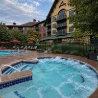Cozy Studio Resort Stay Mountain Creek Pool Hiking – hotel w mieście Vernon Township