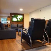 Hope Sunshine Valley Scenic Mountain View House 3BR 3Bath，位于霍普的酒店