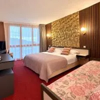 Lacapelle-Viescamp में, होटल Hôtel du Lac