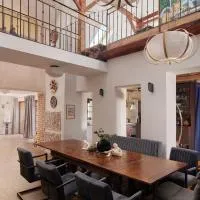 Jevany Four Bedroom Luxury Villa by the Lake with Infrasauna and Grill, hotel u gradu Jevany