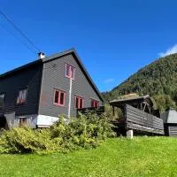 Traditional Cabin - Free parking, Sauna & View、ヴォスヴァンゲンのホテル