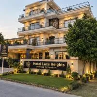 Hotel Luxe Heights Lahore, hotel in Lahore