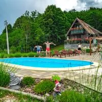 Holiday Park Plitvice Paradise, khách sạn ở Korenica