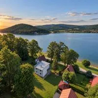 VILLA Ružiná, hotel din Divín