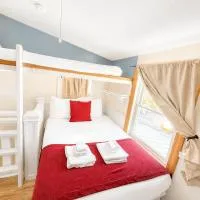 Wolfeboro में, होटल Caretakers -Split level Pet Friendly 50 Fee