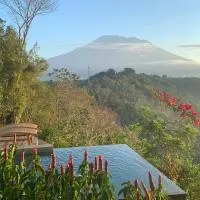 Villa Damai Rohani Private Pool Villas with Valley Views Adults Only, hotelli kohteessa Sidemen
