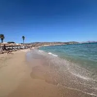 Ruby’s Apartment 5 min to the sea, hotel di Vari