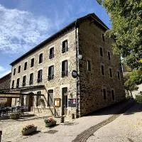 Logis Hôtel Auberge de l'Allagnonette, hotel u gradu 'Saint-Poncy'