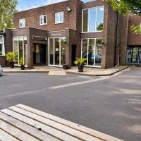 The Avenue Club and Lodge، فندق في برمنغهام