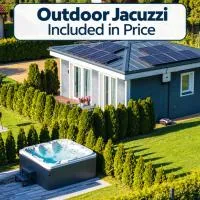 Family Garden House with Outdoor Jacuzzi, Free Parking, Playground, BBQ and AC, hotel Rigában