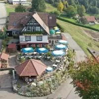 Hotel-Berggasthof Schwarzwaldperle, hotel di Sasbachwalden