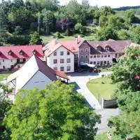 Podřipská Farma, hotel i Roudnice nad Labem