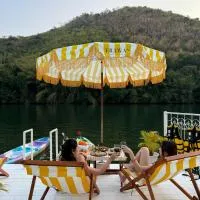 Erawan Mountain Beach & Maya Erawan & Goodview Erawan、Tha Kradanのホテル