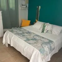 Gîte Zandoli Hamac Piscine Jardin Plage: Anse-Bertrand şehrinde bir otel