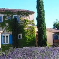 Clos des Lavandes - Chambres et Suites de charme climatisées-Luberon, hotel v destinácii Lacoste