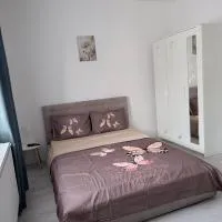 Bella Home Residence, hotel a Roşu