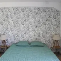 La Fleur de Canne - Bagatelle - Logement en rez-de-jardin avec spa privatif, hotelli kohteessa Sainte-Suzanne