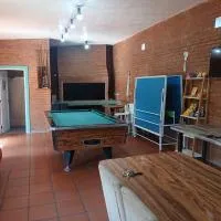 롤단에 위치한 호텔 Quinta con pileta y pool a metros de la autopista
